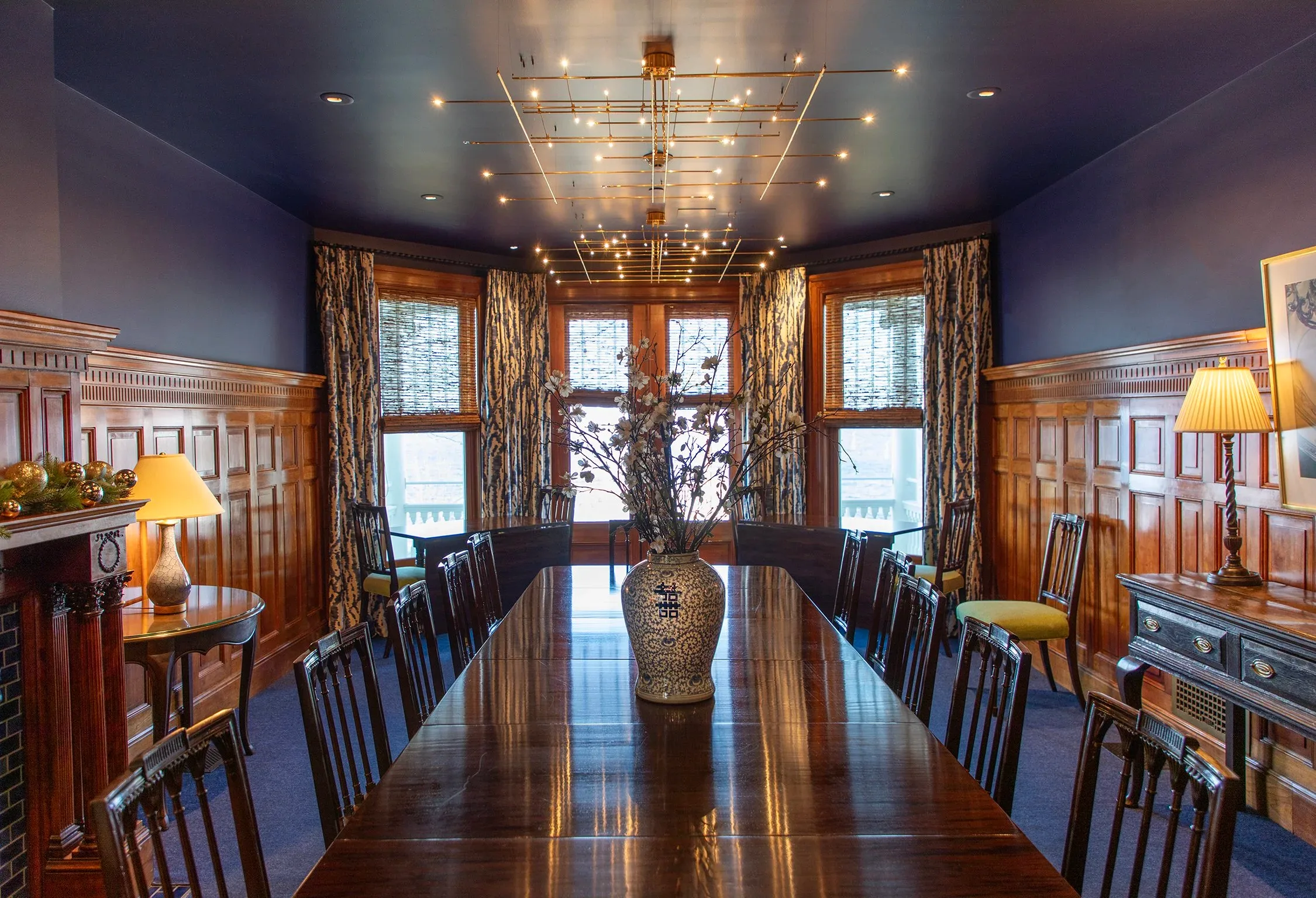 Aurora_diningroom